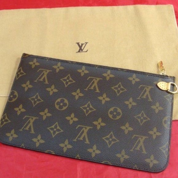 Louis Vuitton Handbags - FREE SHIPPING AUTH LOUIS VUITTON NEVERFUL GM POUCH